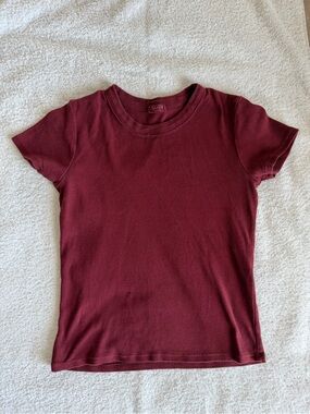 Brandy Melville T-Shirt in Deep Burgundy